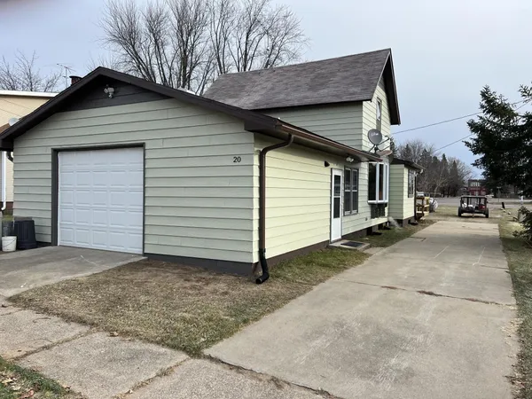 $189,000 | 20 South Main Street, McGregor, MN 55760