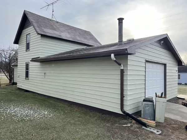 $189,000 | 20 South Main Street, McGregor, MN 55760