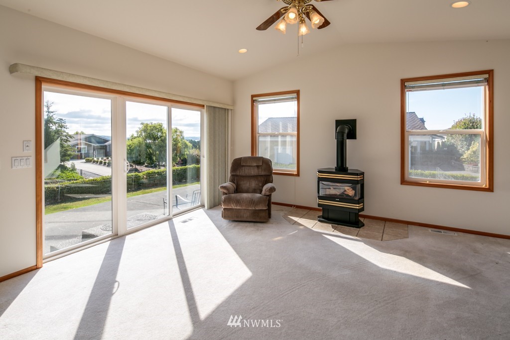 8256 Comox Road Blaine, WA 98230 - Photo 8 of 18 Gallery Image 8