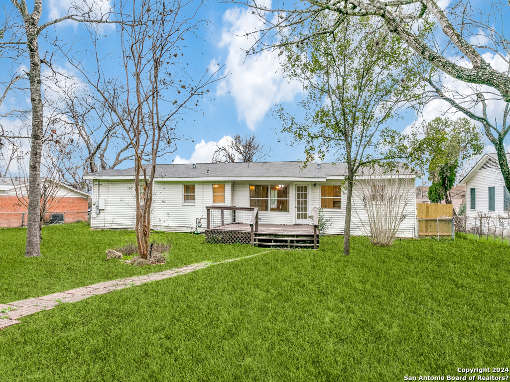 341 Tuttle Road Terrell Hills, TX 78209 - Photo 14 of 26