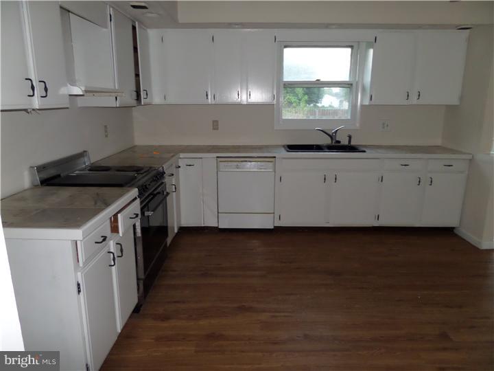 78 Eaton Road Pennsville, NJ 08070 - Photo 5 of 13 Kitchen