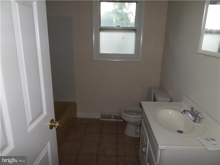 78 Eaton Road Pennsville, NJ 08070 - Photo 9 of 13 Bathroom