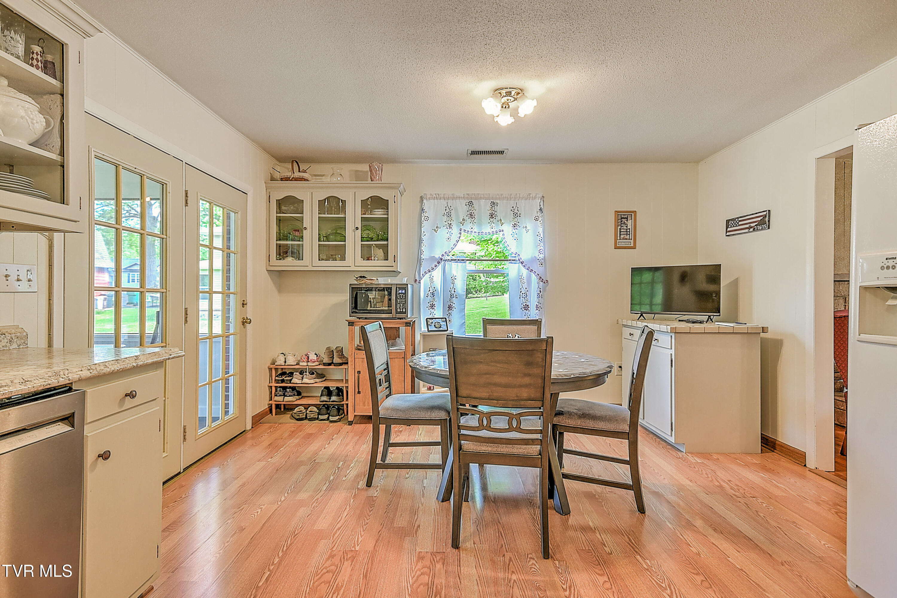 612 Colonial Heights Road Kingsport, TN 37663 - Photo 18 of 51 612 Colonial Heights LG-22