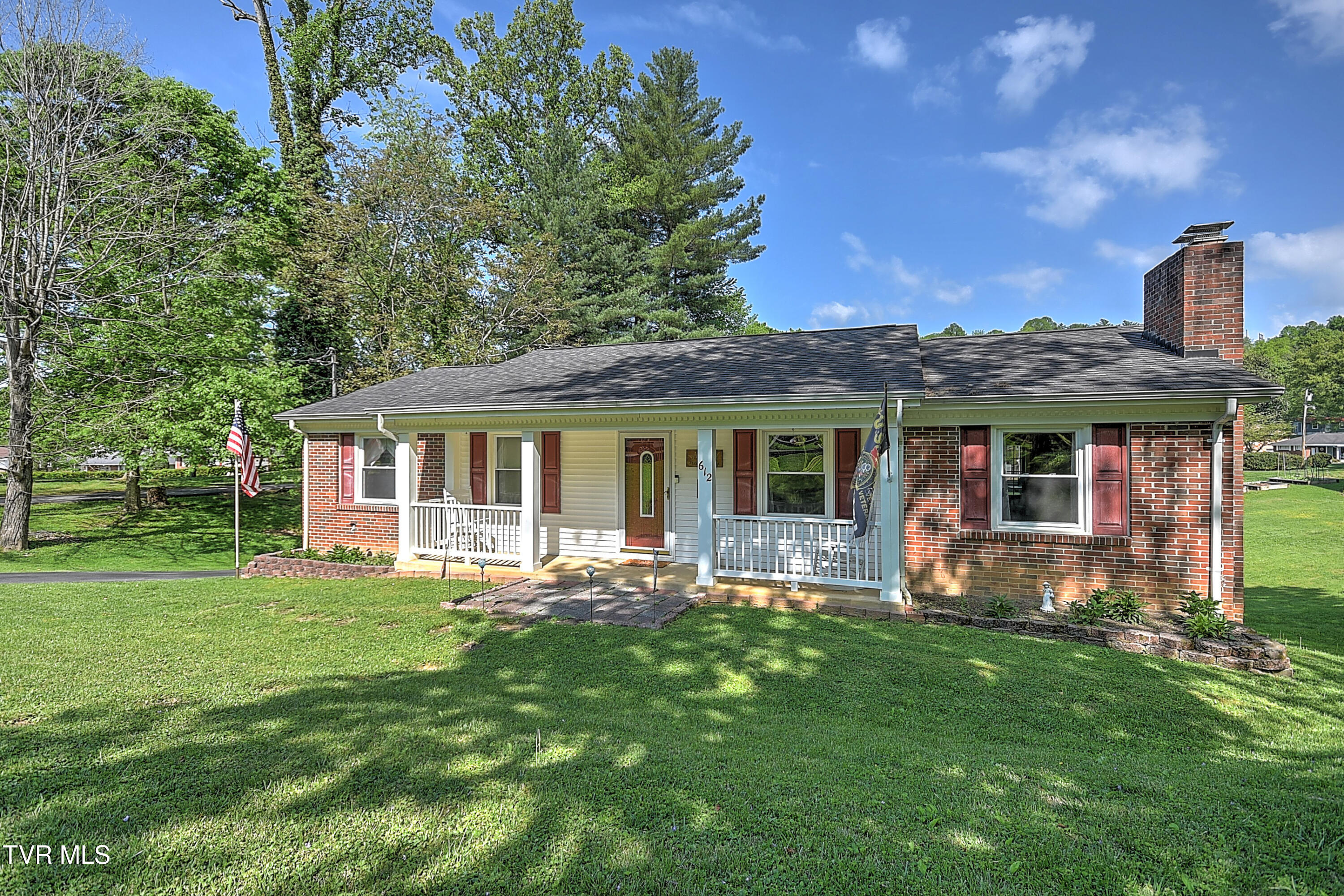 612 Colonial Heights LG