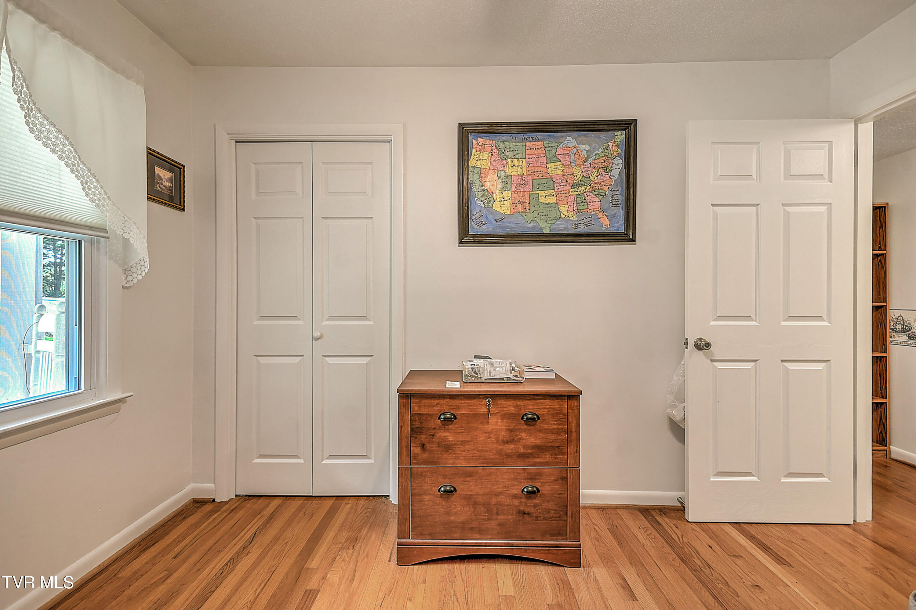612 Colonial Heights Road Kingsport, TN 37663 - Photo 27 of 51 612 Colonial Heights LG-16