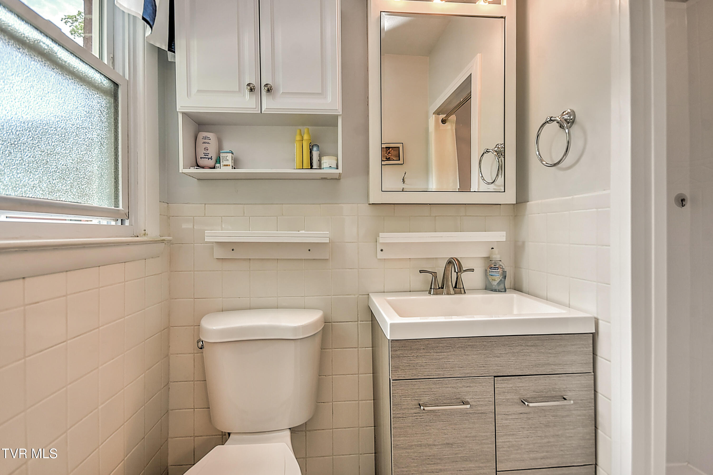 612 Colonial Heights Road Kingsport, TN 37663 - Photo 31 of 51 612 Colonial Heights LG-10