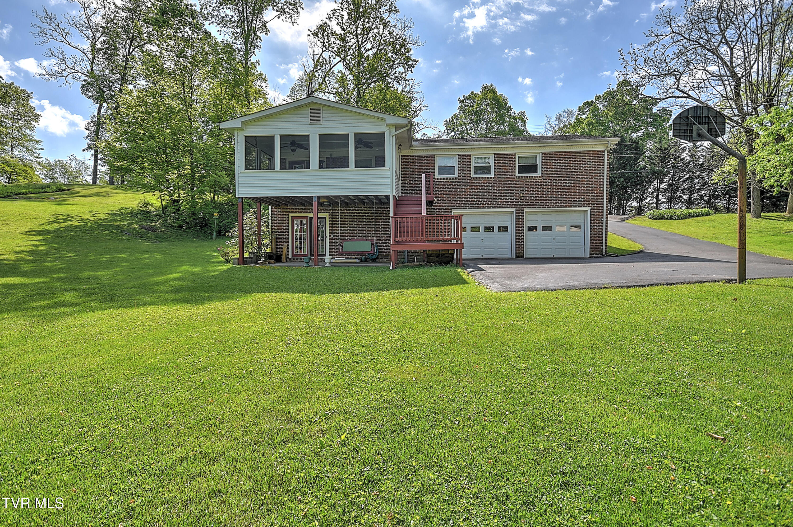 612 Colonial Heights Road Kingsport, TN 37663 - Photo 34 of 51 612 Colonial Heights LG-47