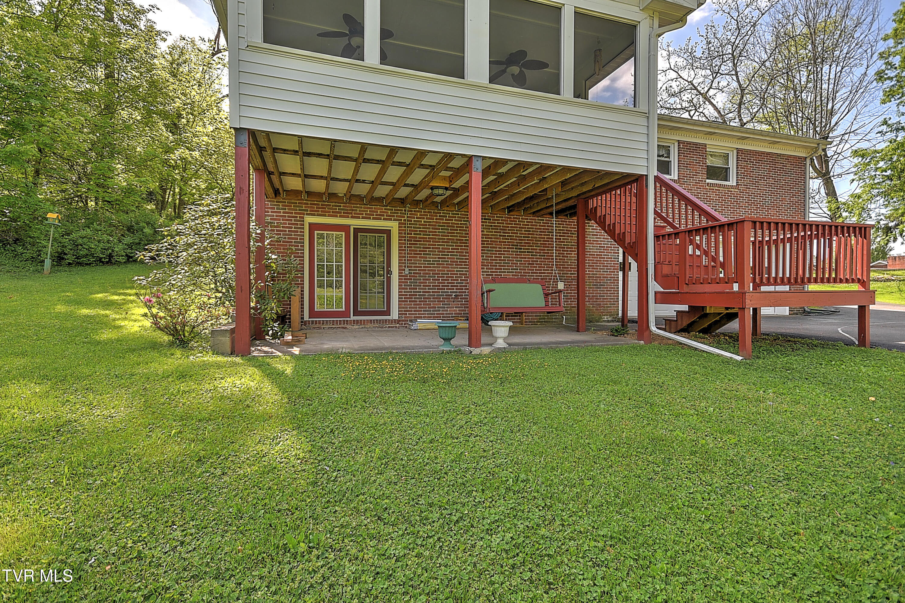 612 Colonial Heights Road Kingsport, TN 37663 - Photo 35 of 51 612 Colonial Heights LG-48