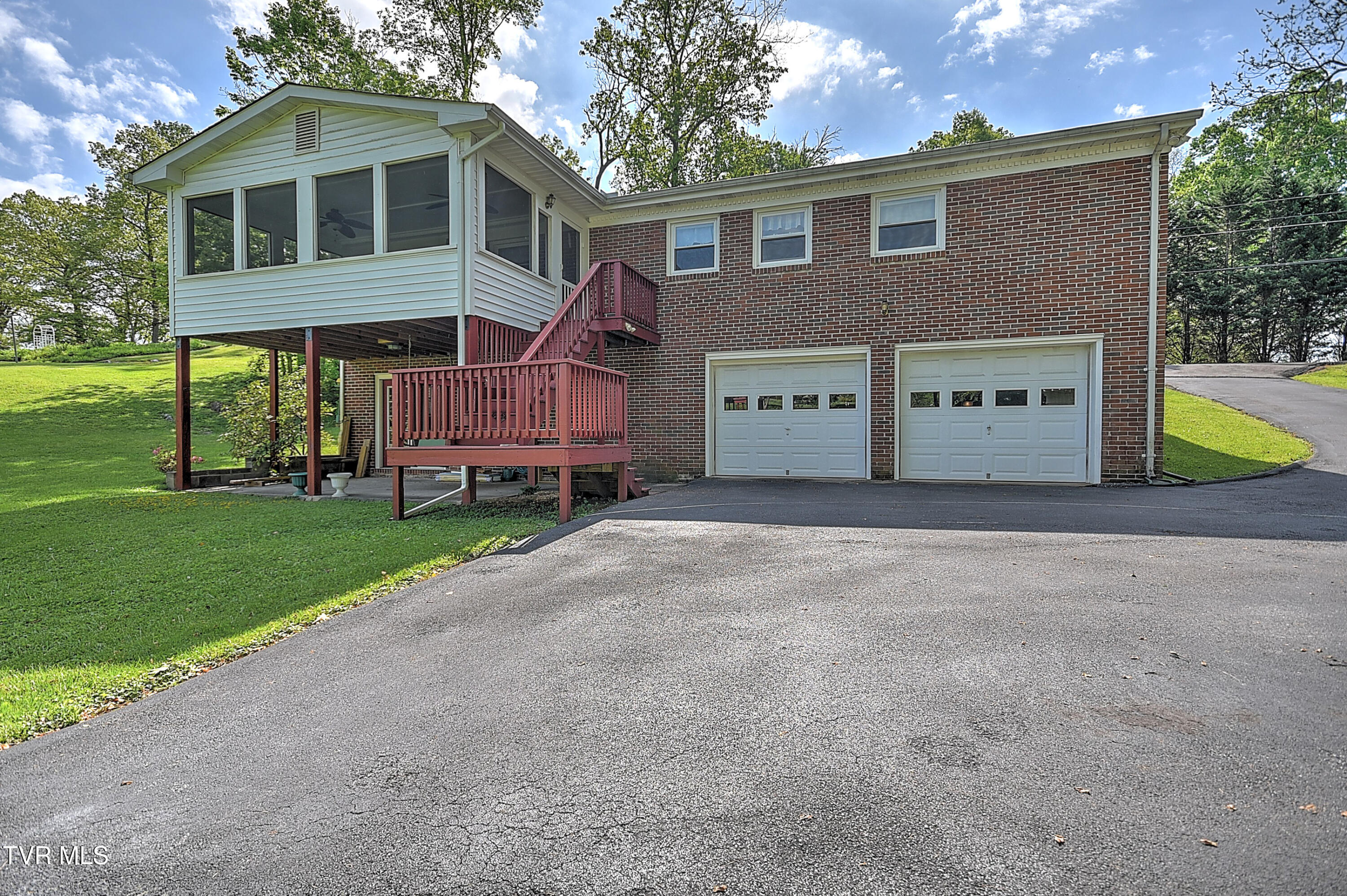 612 Colonial Heights Road Kingsport, TN 37663 - Photo 38 of 51 612 Colonial Heights LG-46