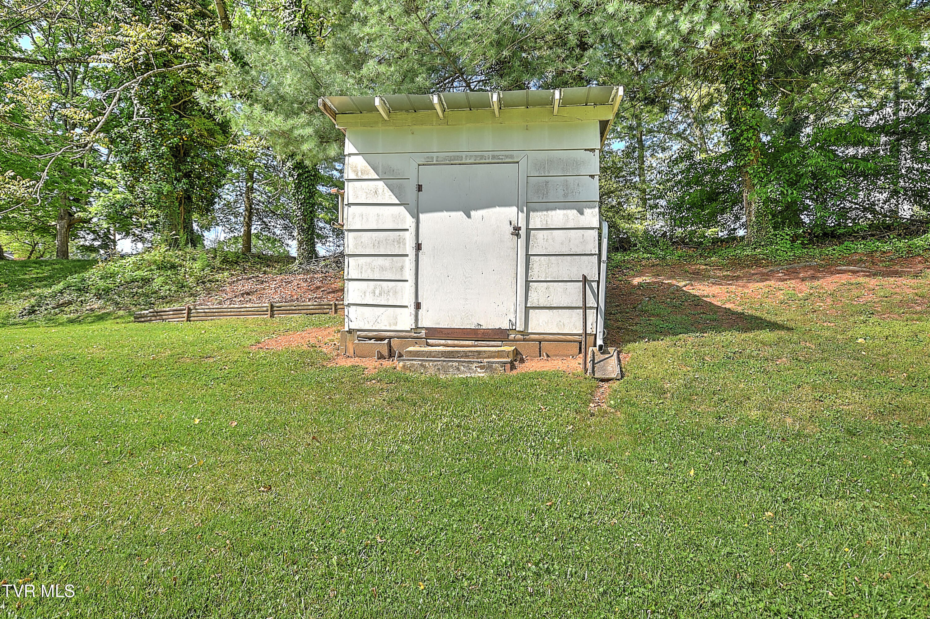 612 Colonial Heights Road Kingsport, TN 37663 - Photo 47 of 51 612 Colonial Heights LG-52