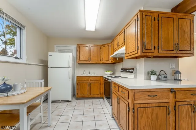 $934,999 | 13 Glutting Place, East Hanover, NJ 07936