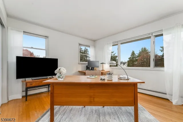 $934,999 | 13 Glutting Place, East Hanover, NJ 07936