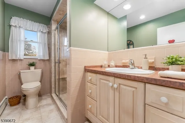 $934,999 | 13 Glutting Place, East Hanover, NJ 07936