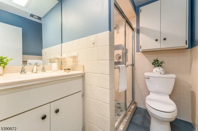 $934,999 | 13 Glutting Place, East Hanover, NJ 07936