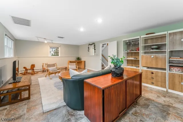 $934,999 | 13 Glutting Place, East Hanover, NJ 07936