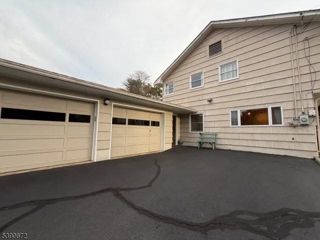 $934,999 | 13 Glutting Place, East Hanover, NJ 07936