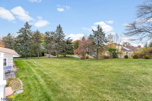 $934,999 | 13 Glutting Place, East Hanover, NJ 07936