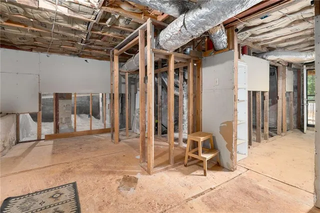 a view of a backyard with a fountain