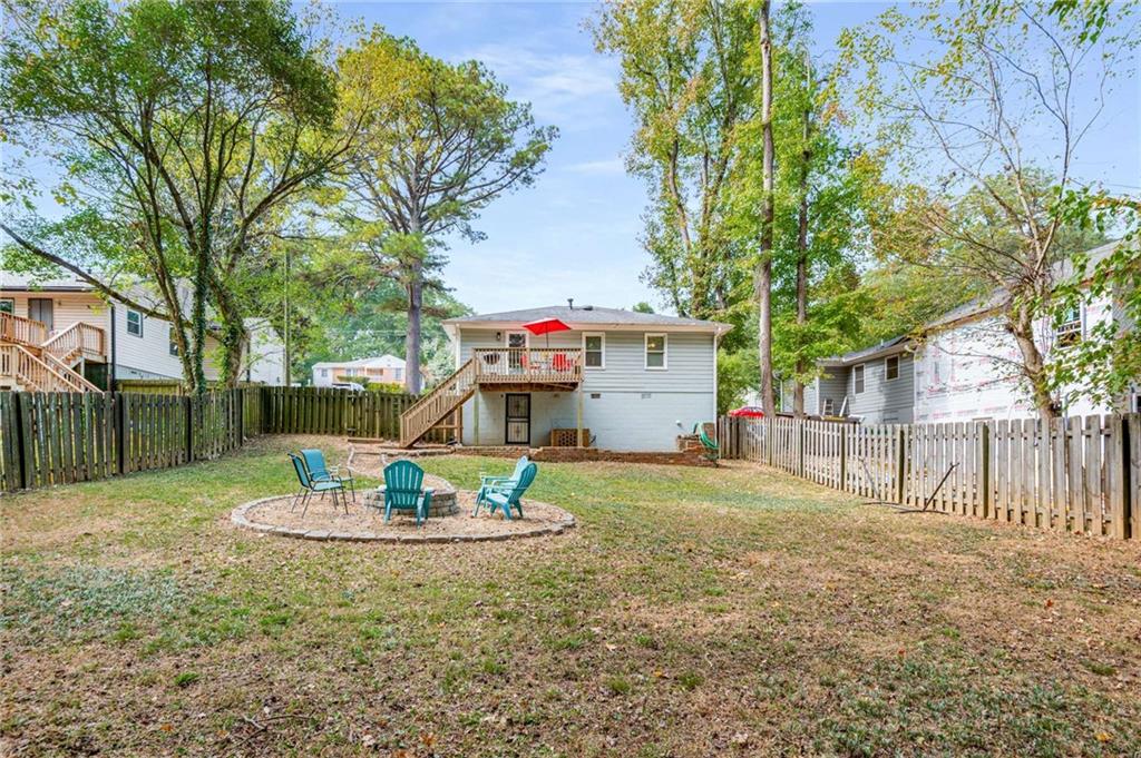 2046 Settle Circle Southeast Atlanta, GA 30316 - Photo 34 of 36 a view of a backyard with a fountain