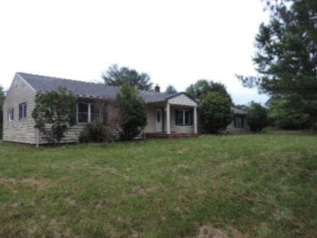 11598 Howardsville Road Howardsville, VA 24562 - Photo 1 of 1 Gallery Image 1