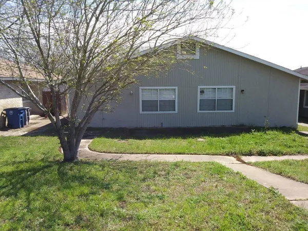$320,000 | 6711 Sandshof Drive, Austin, TX 78724