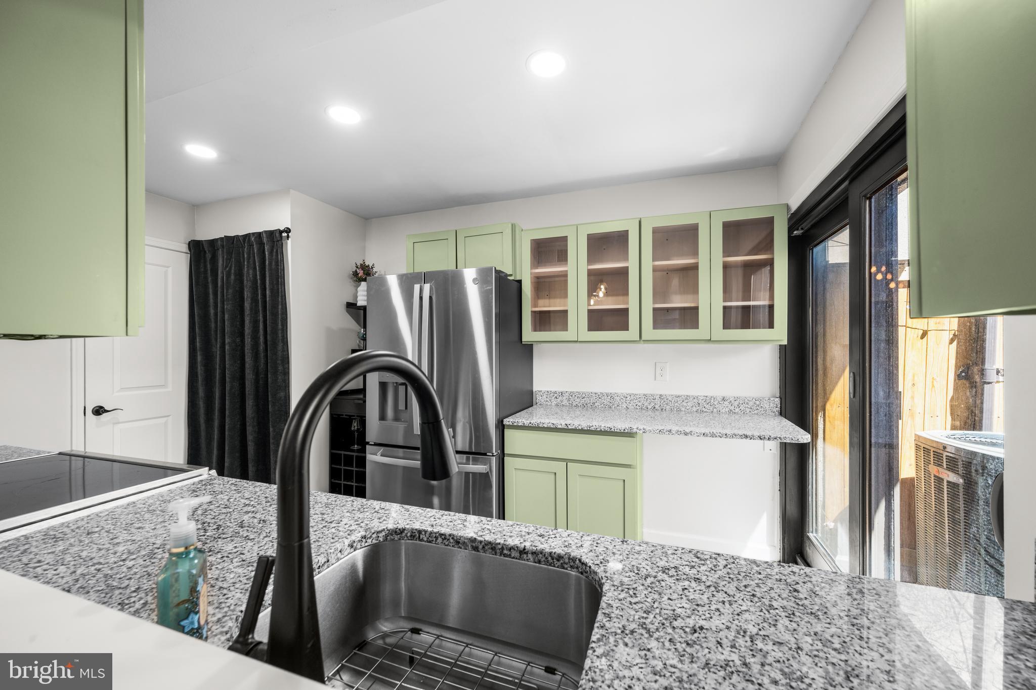11246 Crystal Run, Unit B223 Columbia, MD 21044 - Photo 11 of 34 Kitchen