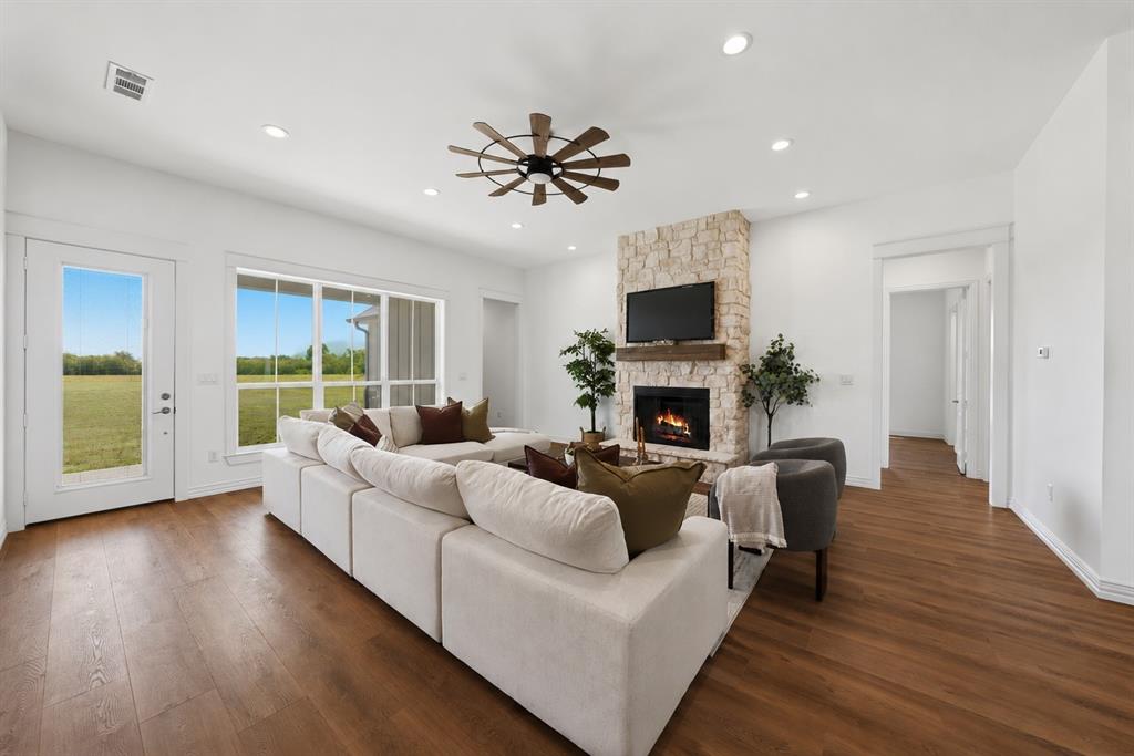 13929 Jackson Road Ponder, TX 76259 - Photo 13 of 36 Gallery Image 13