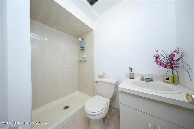 $1,180,000 | 46 Lewiston Street | New Springville