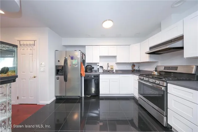 $1,180,000 | 46 Lewiston Street | New Springville