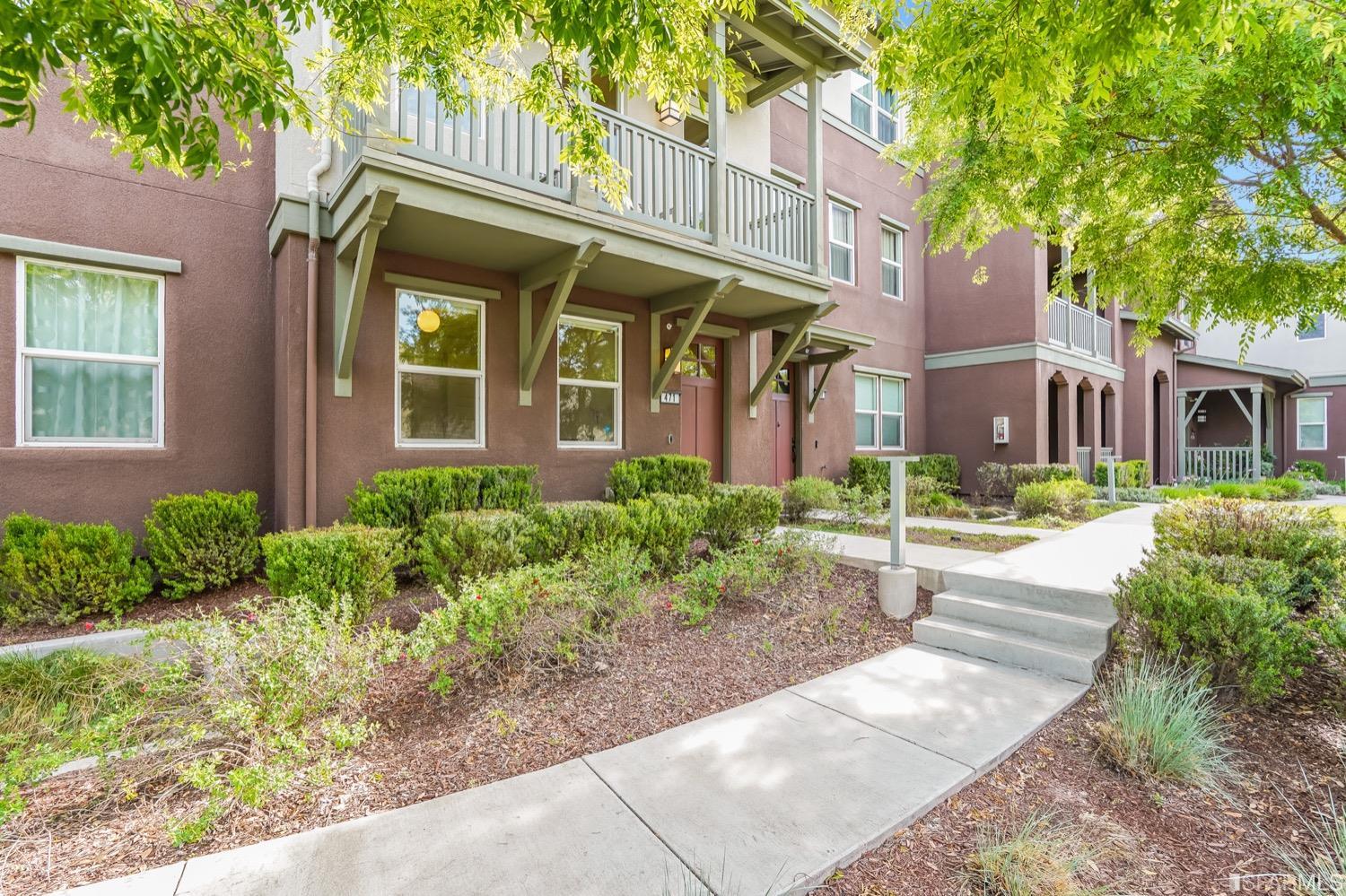 471 Mitchell Avenue Alameda, CA 94501 - Photo 4 of 50 front view of a house