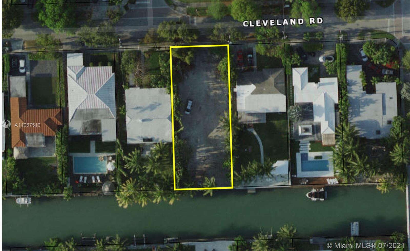 1230 Cleveland Road Miami Beach, FL 33141 - Photo 3 of 3 an aerial view of a house having yard
