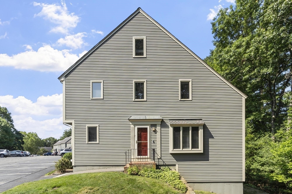 20 Deer Path, Unit 7 Maynard, MA 01754 - Photo 3 of 31