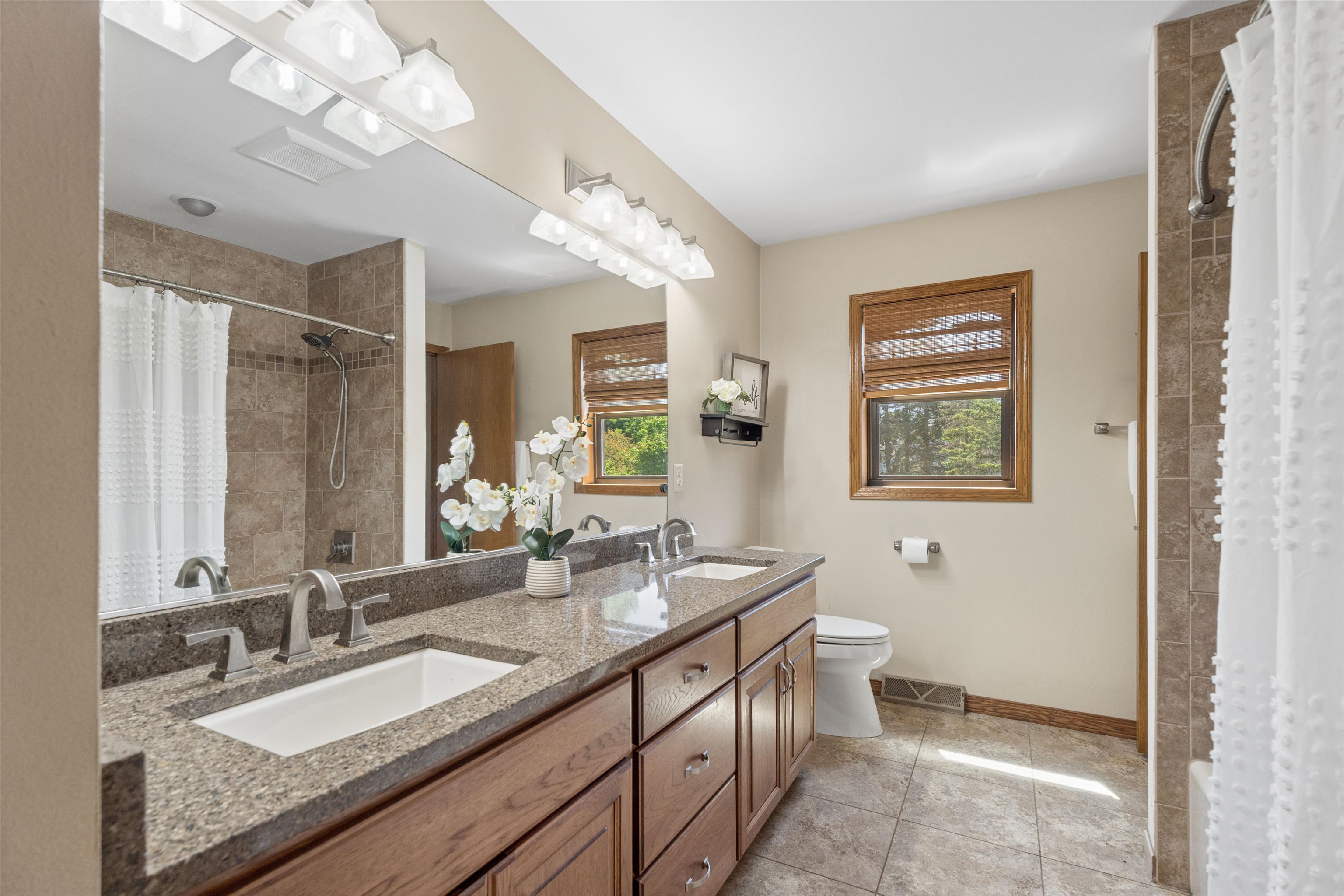 4085 Leonard Point Road Oshkosh, WI 54904 - Photo 18 of 42