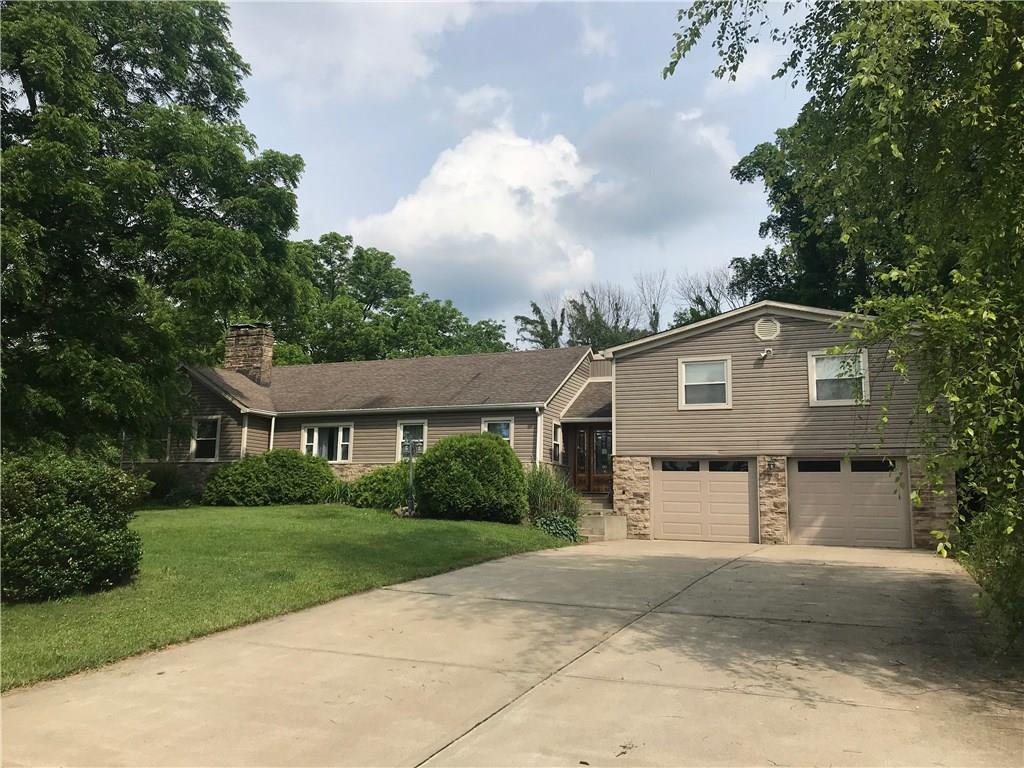 215 Thomas Road, PA 15367 Compass