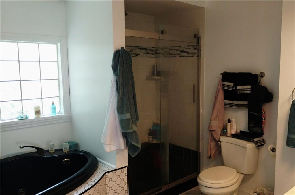 215 Thomas Road Peters Township, PA 15317 - Photo 19 of 24 Master bath with whirlpool tub