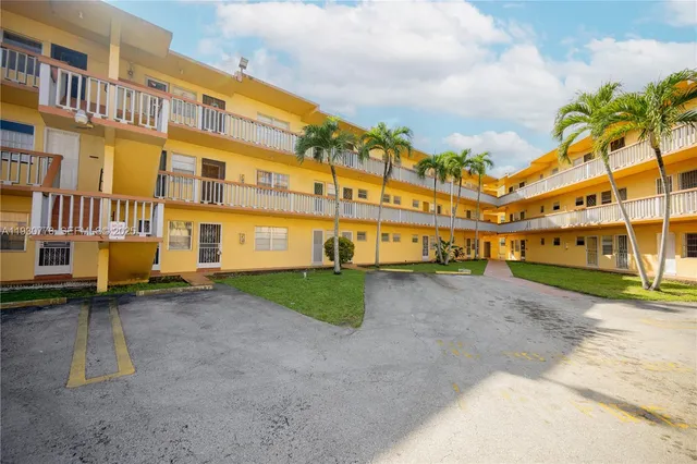 $260,000 | 1551 Northeast Miami Gardens Drive, Unit 225, Miami, FL 33179