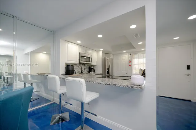 $260,000 | 1551 Northeast Miami Gardens Drive, Unit 225, Miami, FL 33179