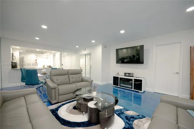 $260,000 | 1551 Northeast Miami Gardens Drive, Unit 225, Miami, FL 33179