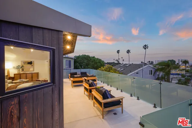 $4,499,000 | 2530 Beverley Avenue, Santa Monica, CA 90405