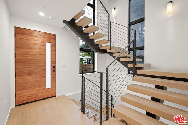 $4,499,000 | 2530 Beverley Avenue, Santa Monica, CA 90405