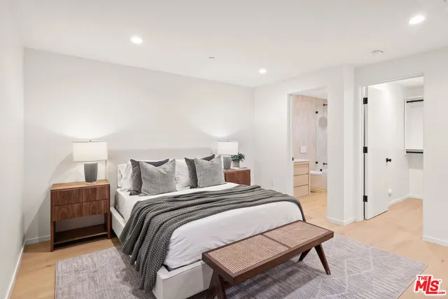 $4,499,000 | 2530 Beverley Avenue, Santa Monica, CA 90405