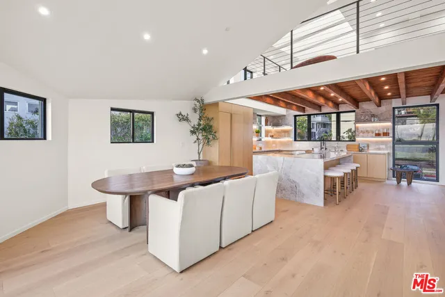 $4,499,000 | 2530 Beverley Avenue, Santa Monica, CA 90405