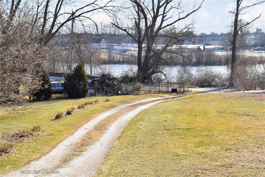 57 Serpentine Road Warren, RI 02885 - Photo 22 of 27 Gallery Image 22
