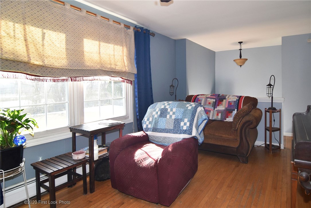 57 Serpentine Road Warren, RI 02885 - Photo 7 of 27 Gallery Image 7