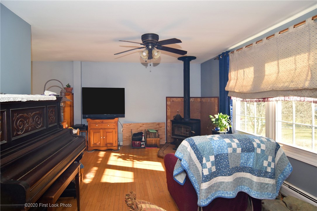 57 Serpentine Road Warren, RI 02885 - Photo 8 of 27 Gallery Image 8