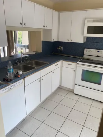 $2,149 | 5200 East Club Circle, Unit 206, Boca Raton, FL 33487