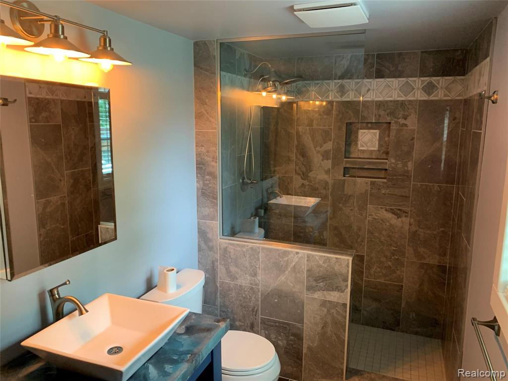 1825 Alchin Road North Webberville, MI 48892 - Photo 11 of 26 Gallery Image 11