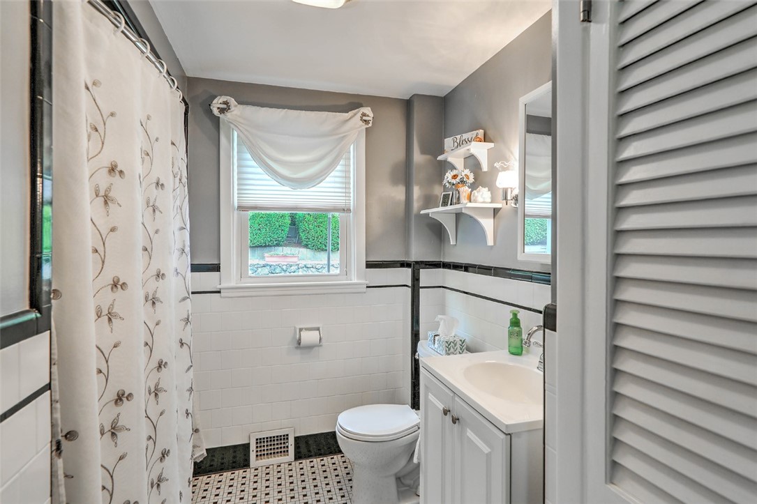 155 Curry Road Cranston, RI 02920 - Photo 23 of 29
