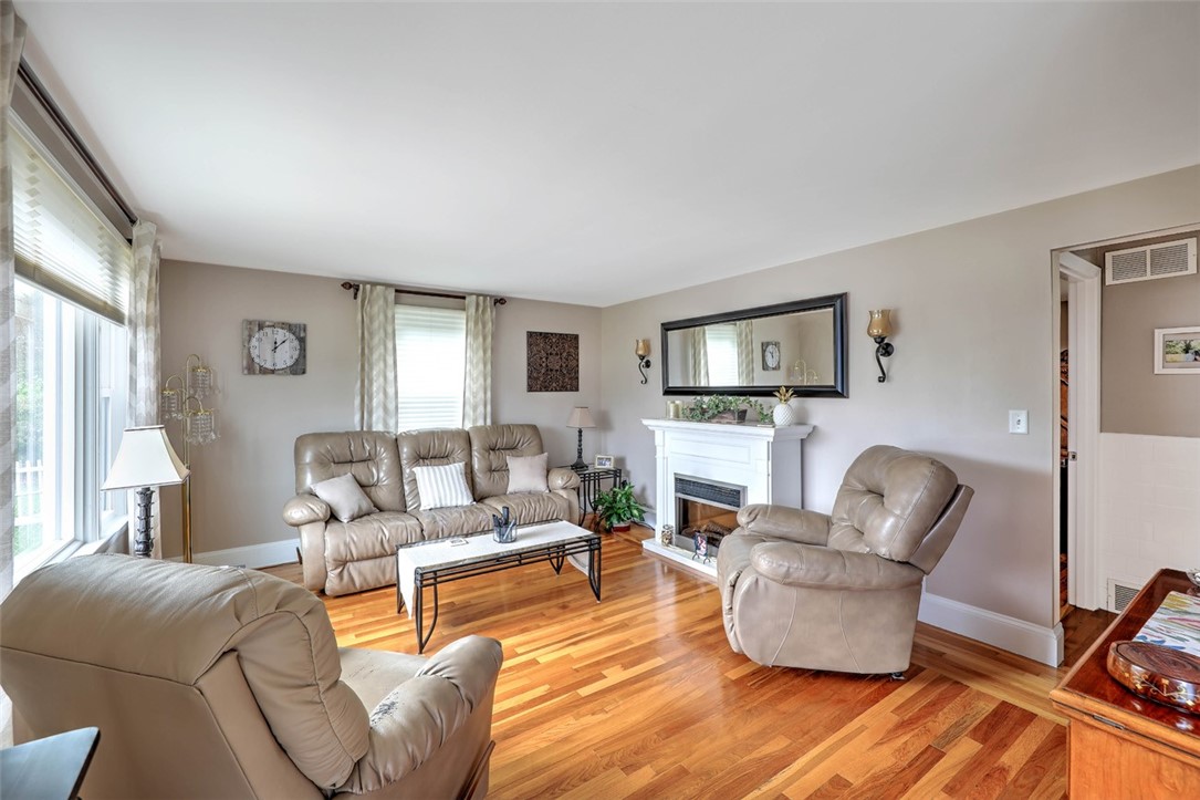 155 Curry Road Cranston, RI 02920 - Photo 6 of 29