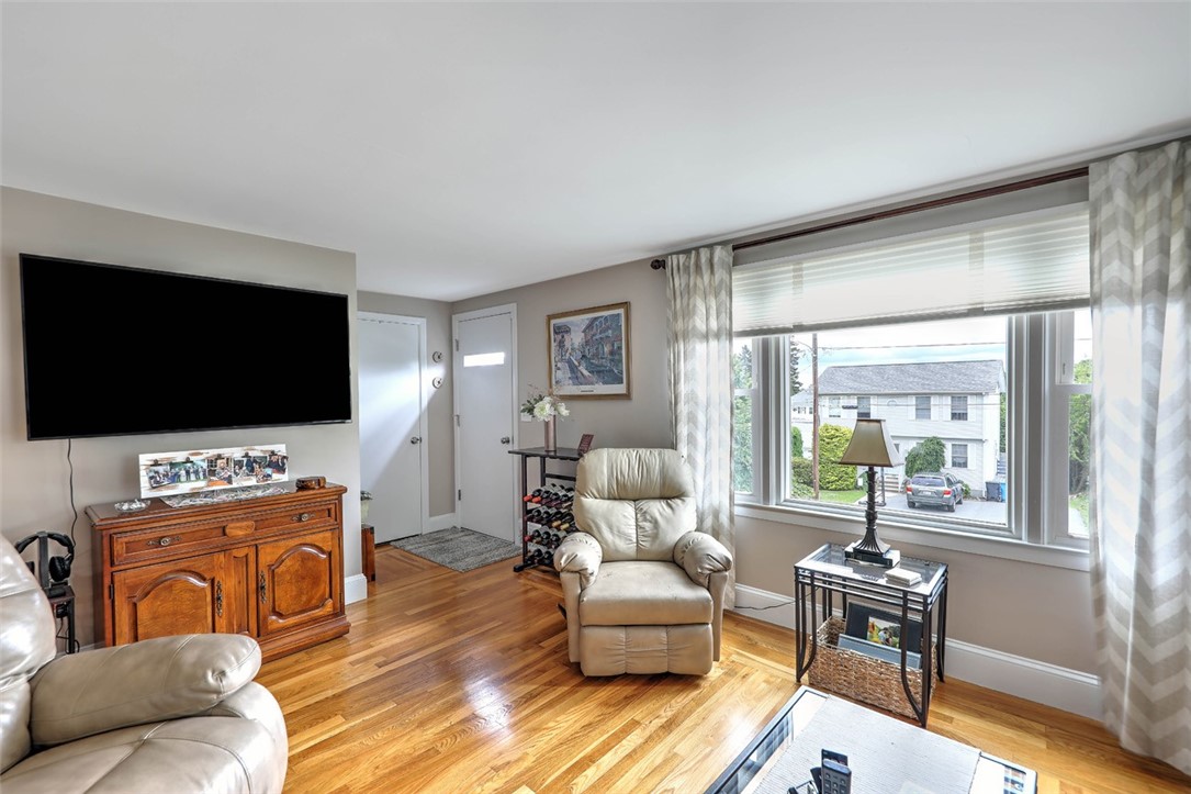 155 Curry Road Cranston, RI 02920 - Photo 9 of 29